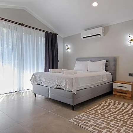 Twin Detached With Private Pool In Inlice, Goecek 别墅