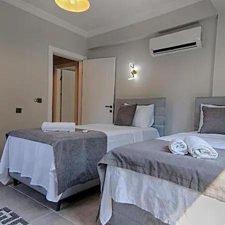 别墅 Twin Detached With Private Pool In Inlice, Goecek *